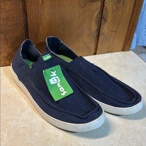 Sanuk Black Slip-On Loafers Comfortable Casual Design